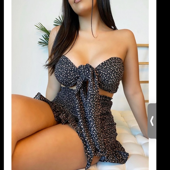 Floral tie blouse - Picture 1 of 6